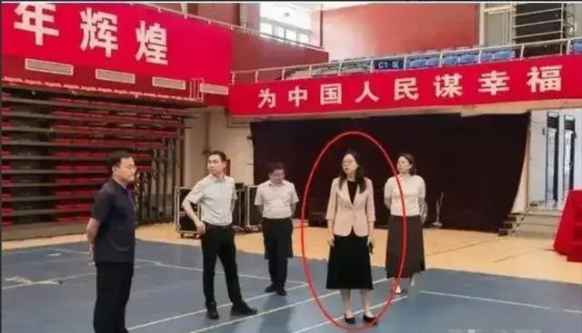 香港內(nèi)部資料和公開(kāi)資料的區(qū)別是什么，香港內(nèi)部資料與公開(kāi)資料的區(qū)別解析